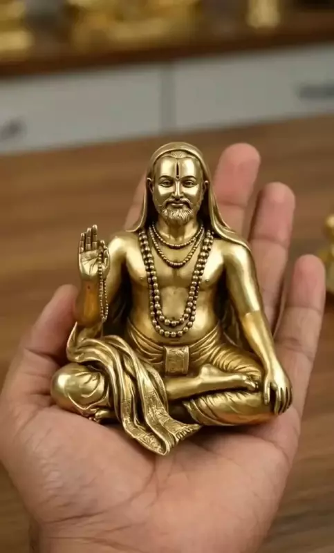 Sri Guru Raghavendra swamy statue